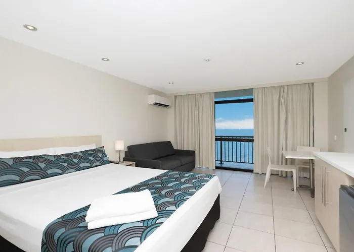 Studio 811 - Picturesque Beachfront Views