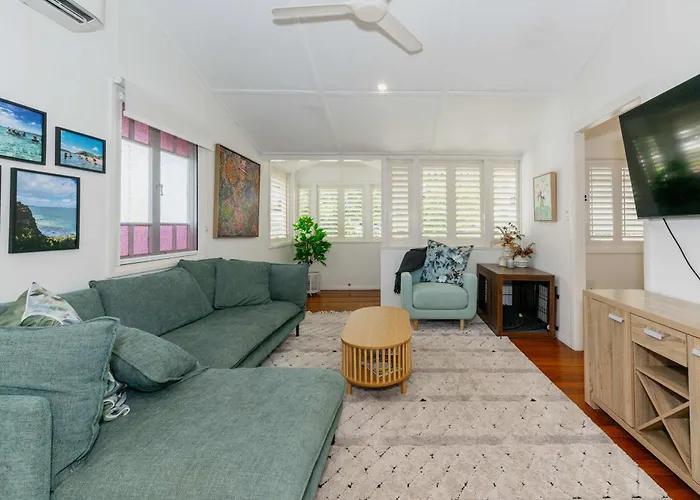 West End Townsville, Pet Friendly Pool House