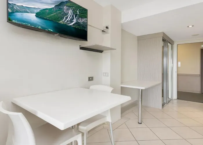 Studio 202 - Prime Location
